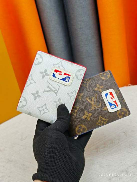 Picture of Louis Vuitton Wallets _SKUfw224596542fw